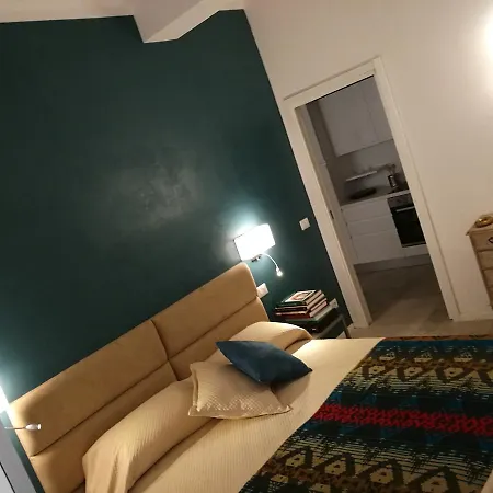 Piazza San Domenico Apartment *