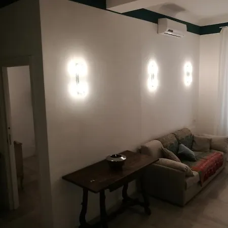 Piazza San Domenico Apartment *
